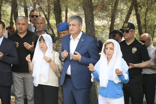Valimiz Mustafa Yavuz, 15 Temmuz Şehidimiz Metin Arslan'ın Kabrini Ziyaret Etti.