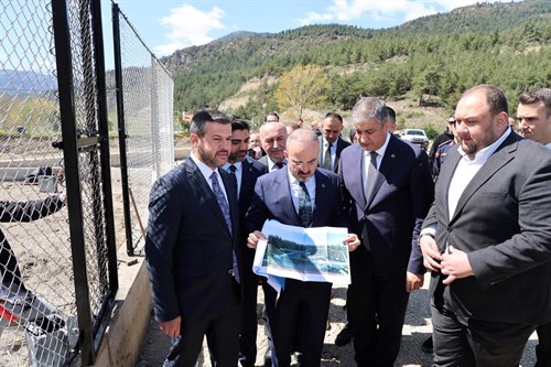 Sayın Bülent Turan, Valimiz Mustafa Yavuz ile birlikte yapım çalışmaları devam eden Hayvan Bakımevi ve Rehabilitasyon Merkezini Ziyaret Ettiler